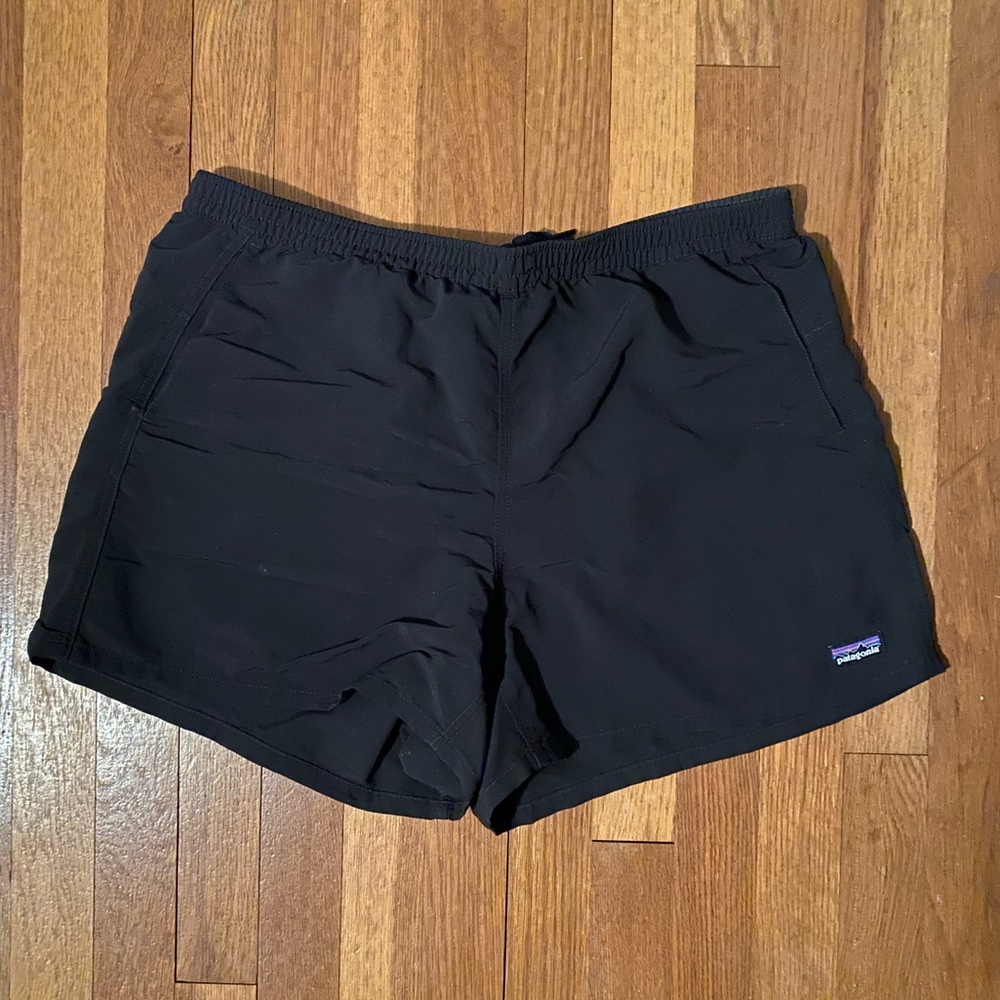 Women’s Black Large Patagonia 5 inch Baggies